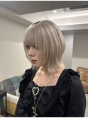 ホワイトブロンド レイヤーボブ ハイトーン ブリーチカラー