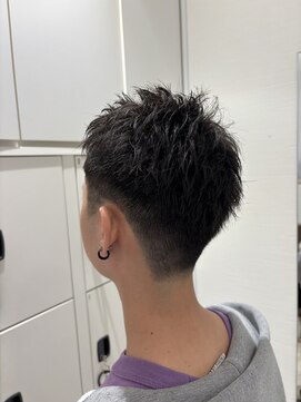 ケンジ 平塚 アネッタ(KENJE annetta) 刈り上げショート