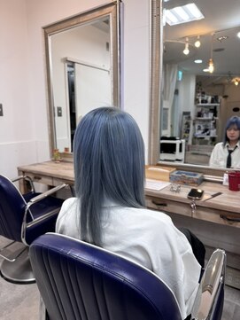 ヘアサロン プラス アーティスタ(hair salon + artista) ブルーシルバー