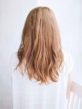 ヘアメイク ナル(hair make nalu) ウェットな質感のあるミックスカールスタイル