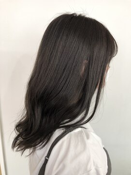 シアン(CYAN) 【ブルージュ/ラベンダーブルージュ】担当 中野れお