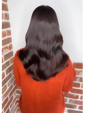 エニー 栄(Any) 艶感たっぷりのピンクベージュ