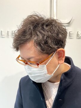 リバティシェアバーバー 銀座2nd(LIBERTY SHARE BARBER) スキンフェードコテパーマ濡れパンマッシュパーマ[銀座<理容室>]