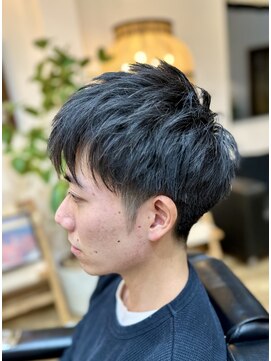 エイトハンズ(EIGHT HANDS) ツーブロックスタイル