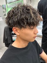 エルマーク 梅田(L-MARK)&nbsp;メッシュハイライトスパイラルパーマツイストパーマツーブロック