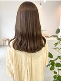 オリーブベージュ