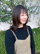 リリー(Rilie)&nbsp;大人ウルフ/レイヤーカット/似合わせ/デザインカット/艶感