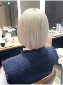 透明感の「ハイトーン・ミニボブ」