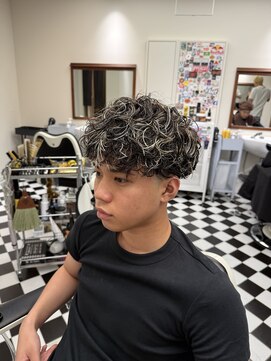 フランクス バーバー ウエストトウキョウ 吉祥寺店(FRANK’S BARBER WEST TOKYO) リバースセンターパートニュアンスパーマニュアンスウルフダウR
