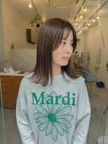 ヨヨ(yoyo)&nbsp;透明感ベージュ×外ハネロブ