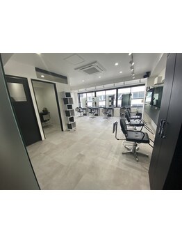 デザイン性のあるシンプルな落ち着ける空間◎店内にもセンスの良さを感じられるこだわりのサロン★