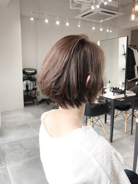 美容室 ツリー(Tree) ノンブローでおさまる大人 ショート 『Tree hairsalon 』本厚木