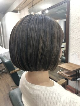 オロ(ORO) 【ORO】ハイライトグレージュボブ　浅見