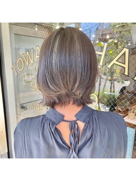 トワイロ(TOWAIRO) グレージュボブ