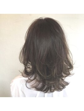 リス(LyS) olive beige  レイヤーカット