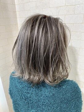 アルマモモ(Alma momo) シルバーコントラストハイライトミディアム