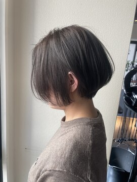 ケイトブラウン(KATE BROWNE) グラボブ/アッシュ/ショートボブ/40代髪型/薬院