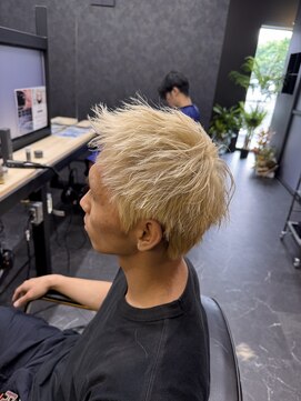 ワンフ(onef) スパイキーショート×ブロンドカラー