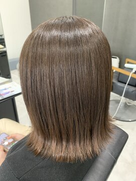 ディティール(Detail) 似合わせカット×外はねミディアム