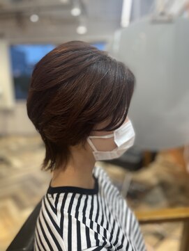 マル 日立(maru.) レッドブラウンカラーとウルフカット