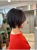 ショート　ハンサムショート　20代ショートボブ　前髪あり