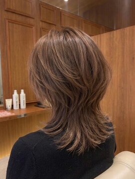 ラメールアヴェダ イオンモール秋田店(Lamelu AVEDA) 毛先の動きと艶を活かした「大人ウルフ」