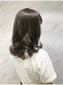 外ハネが可愛い大人ふんわりセミロング