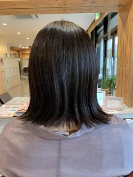 アドラーブル 駅南店(adorable) 【地毛風ストレート】【切りっぱなし】【10代20代30代】