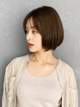 フロリタ(florita) 大人可愛い20代30代40代耳掛け前下がりショートボブ丸みショート