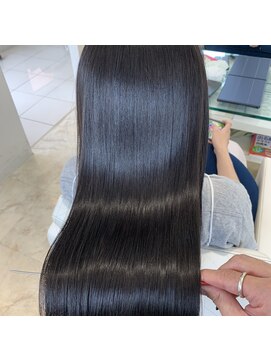 アイユー(ii+U) インスタ【toshishihair】髪質改善　透明感カラー　艶髪