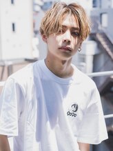 おすすめパーマスタイル:韓国風センターパート×ニュアンスパーマ