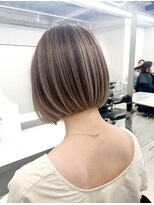 ジルブラン(JIL BLAN) ハイライトバレイヤージュダブルカラーショートカット30代40代