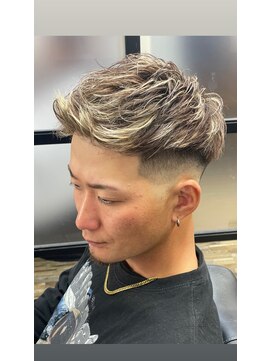 ティーズ バーバー T's BARBER アップバングハイライトカラー