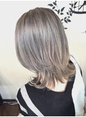 シャドールーツ×ホワイトグレージュ