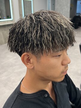 ベルクロー バイ アリープ(Bel.crow by ALEAP) 無造作メンズパーマハイライト/ブリーチデザイン/ニュアンス