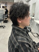 ロエム(Loem)&nbsp;【SHIMON】センターパート/ツイストスパイラルパーマ/縦落ち