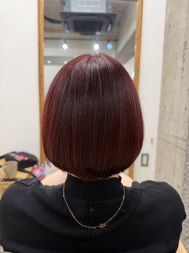 ホロ(holo-) 艶感チェリーレッドボブ
