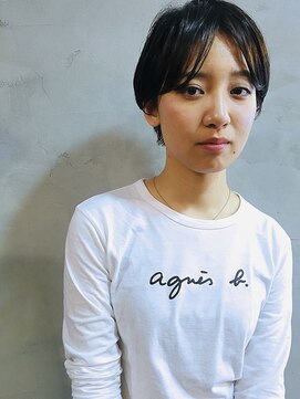 ベルリン(Berlin) センターパートのハンサムショートStyle