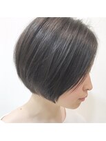 リゴ ヘアー(RIGO hair) 2ブロック、ベリーショート 、アッシュカラー、モード