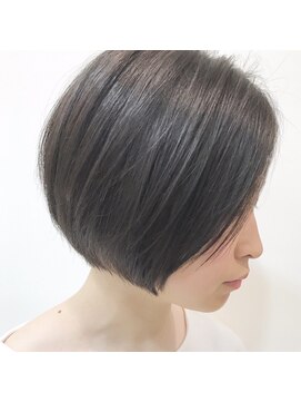リゴ ヘアー(RIGO hair) 2ブロック、ベリーショート 、アッシュカラー、モード