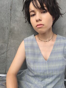 ルーム(Loom.) 〈スタイリング簡単〉外国人風くせ毛ショート