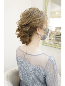 ヘアアンドメイクジップ恵比寿 (Hair＆Make ZIP) ウェーブシニヨンアップスタイル　ヘアセット