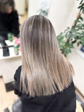 エレクシィ(ELEXY) ナチュラル系シャドウルーツカラー　セミロング