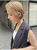 海外ヘア ハイトーン耳掛けボブ プラチナブロンド 表参道A0617