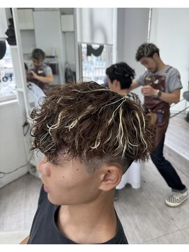 メンズ サロン ドット トウキョウ 町田店(men's salon dot. tokyo) 外国人風ハイライトスペインカール