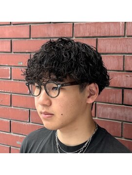 ランディ(RANDY) メンズ 前下りマッシュ 暗髪 波巻きパーマ 【RANDY】