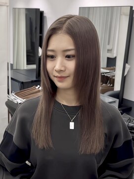 シエラ 心斎橋(CIERA.) くすみベージュ　レイヤーカット　センターパート