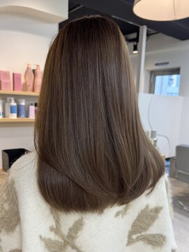 カラ フクオカ(Cara FUKUOKA) 【ヘーゼルベージュ&レイヤーカット】《福岡透明感カラー》