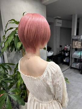 メイドバイスティーン(MADE BY STEEN) ショートカット・ピンクカラー