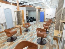 ヘアーズ ルーム(hair's RooM)の雰囲気（落ち着きのある西海岸風の店内でおくつろぎ下さい☆）